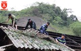 Hành động đẹp sau trận giông lốc làm người dân xúc động
